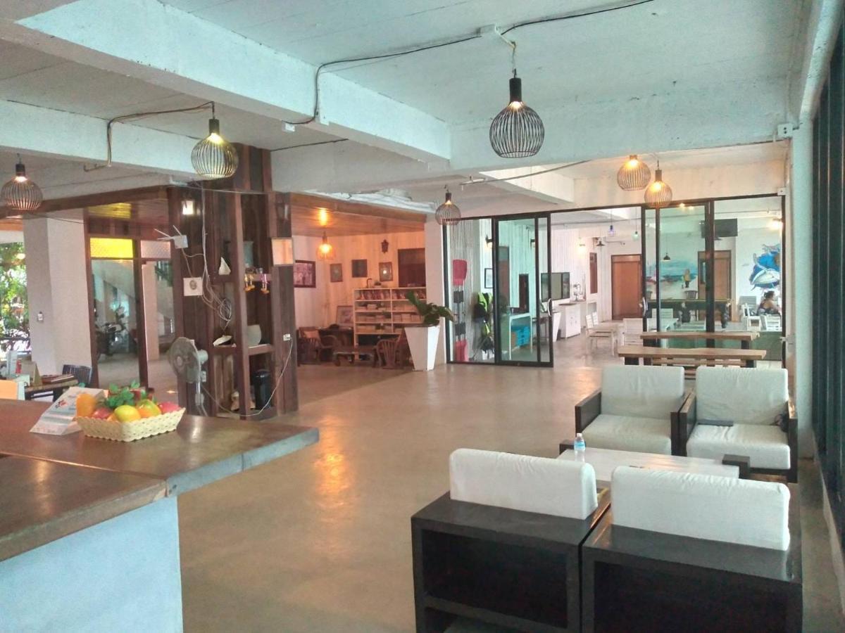 Baan Ampai Beach Hotel Хуа-Тханон-Бич Экстерьер фото