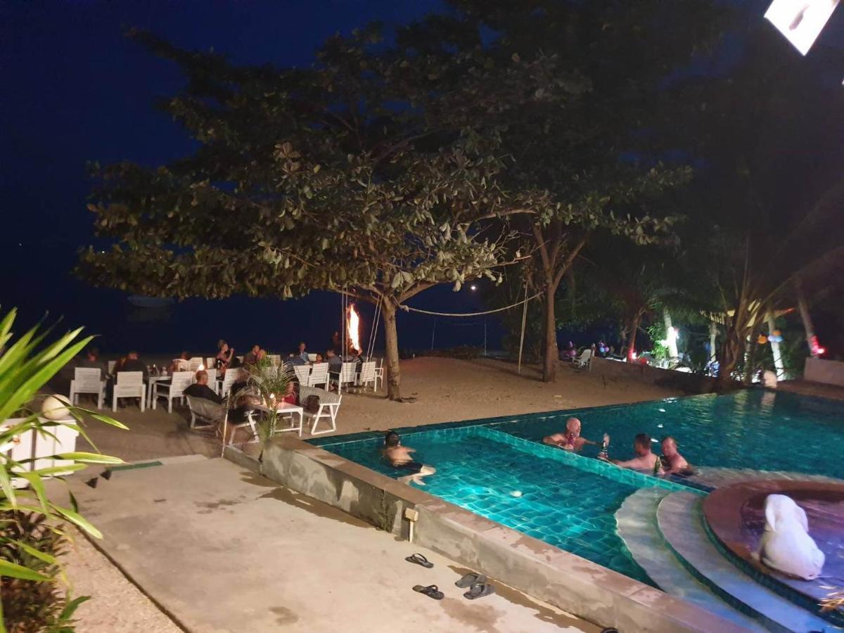 Baan Ampai Beach Hotel Хуа-Тханон-Бич Экстерьер фото